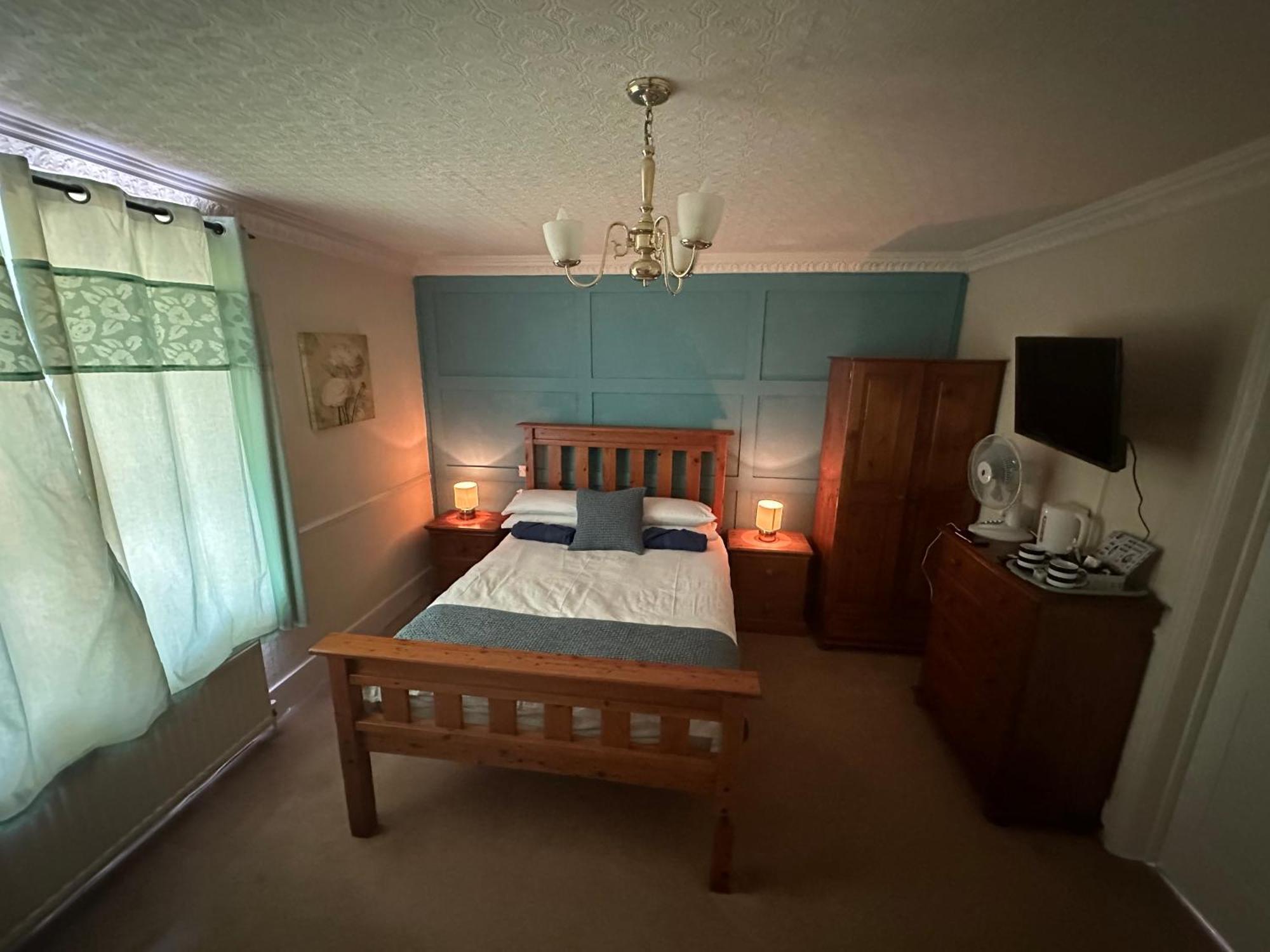 The Penruddocke Arms Bed & Breakfast Dinton  Exterior photo